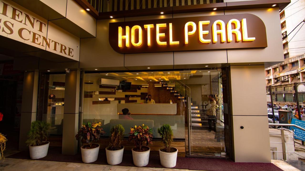 Hotel Pearl Vadodara Zewnętrze zdjęcie